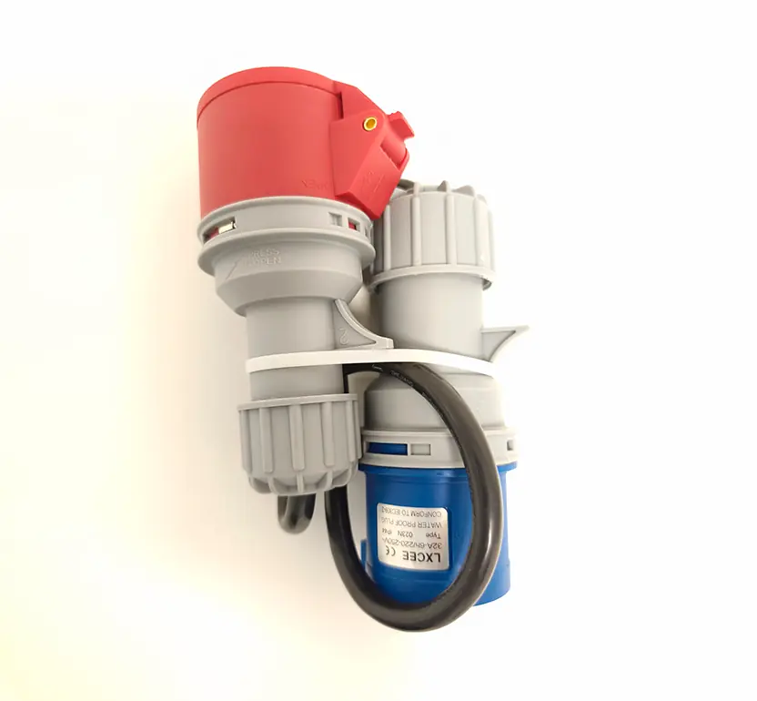 Adaptador trifásico CEE 16A (11 kW) a monofásico CEE 32A (7,4 kW)