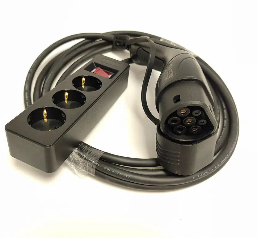 V2L-Adapter mit Dreifach-Schuko-Steckdose 16A – Direkte Energie aus dem Elektroauto